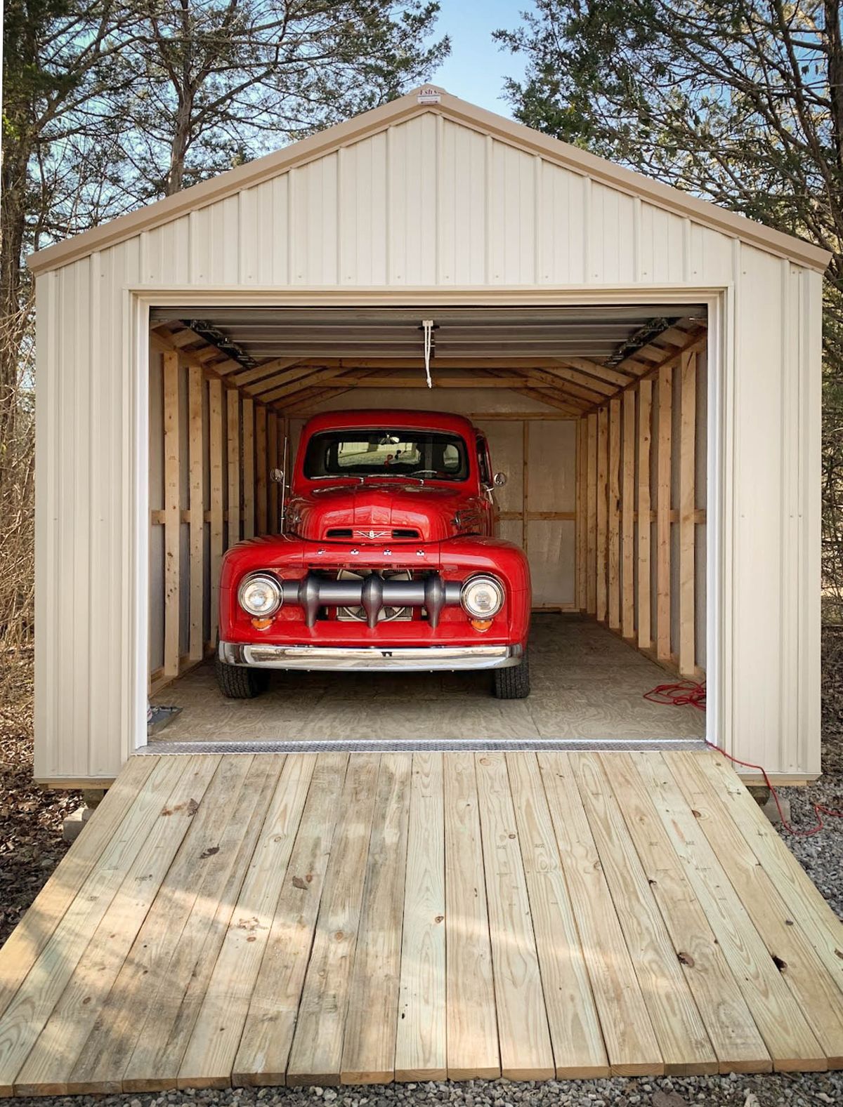 Single-Car Garage — photo 4
