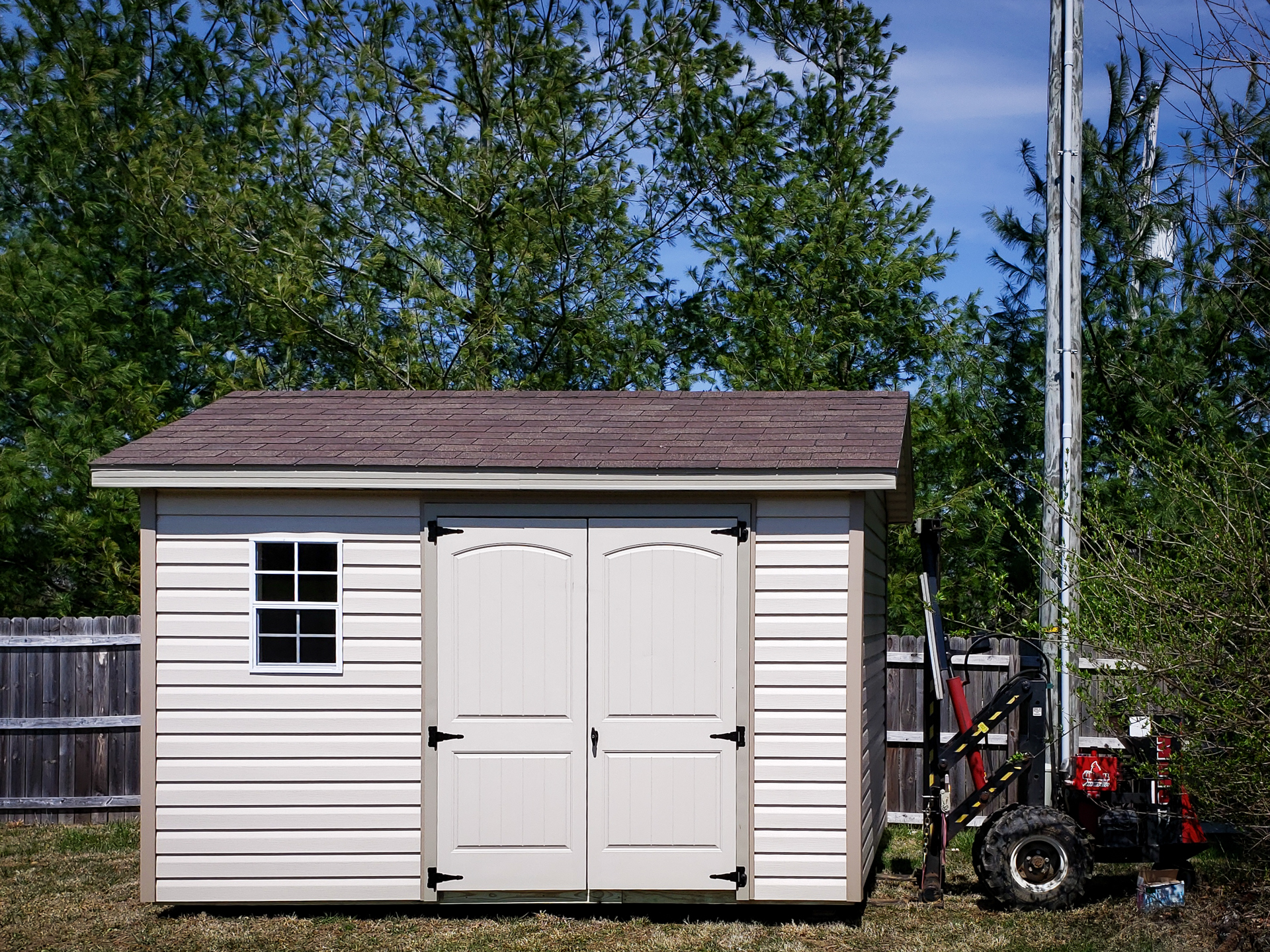 Delivery of a shed in Kentucky power Mule