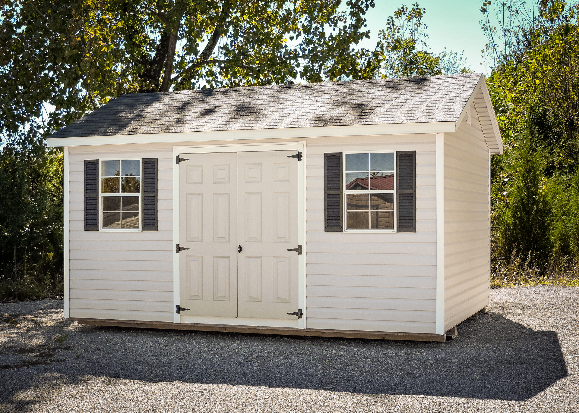 exterior of ranch vinyl shed siding option for sale in KY and TN