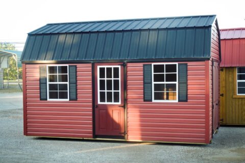 A red wooden gym shed in Kentucky